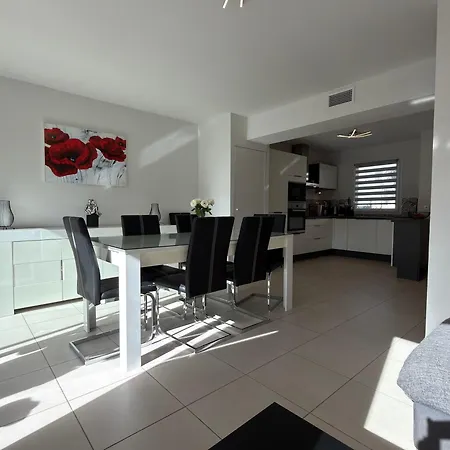 Spacieuse Moderne A 500m De La Dans * Serignan