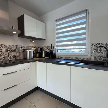 Spacieuse Moderne A 500m De La Dans Villa