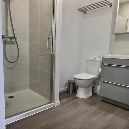 Spacieuse Moderne A 500m De La Dans Villa